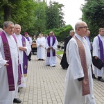 Pogrzeb śp. ks. Włodzimierza Kazimierza Górala - Msza i pochówek w Paczkowie