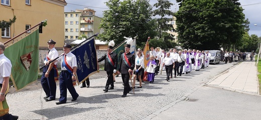 Pogrzeb śp. ks. Włodzimierza Kazimierza Górala - Msza i pochówek w Paczkowie