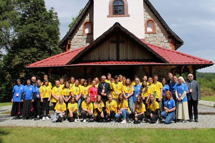 Obóz młodzieżowy Fundacji Dzieła Nowego Tysiąclecia w Borowicach