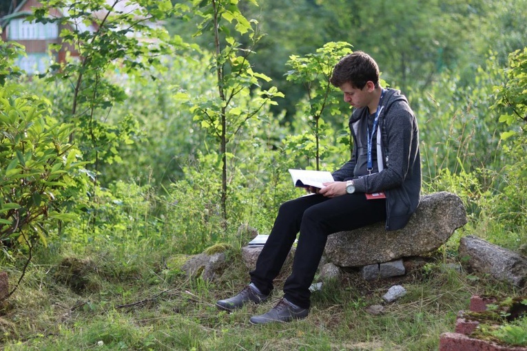 Obóz młodzieżowy Fundacji Dzieła Nowego Tysiąclecia w Borowicach