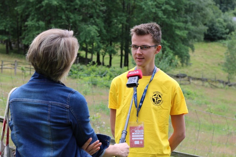 Obóz młodzieżowy Fundacji Dzieła Nowego Tysiąclecia w Borowicach