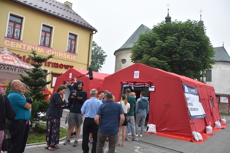 Punkt szczepień przeciwko covid-19 przy parafii w Czarnym Dunajcu