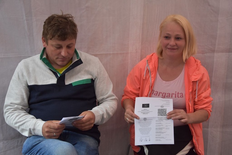 Punkt szczepień przeciwko covid-19 przy parafii w Czarnym Dunajcu
