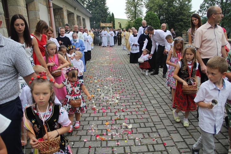 Korzenna. Złoty jubileusz konsekracji kościoła