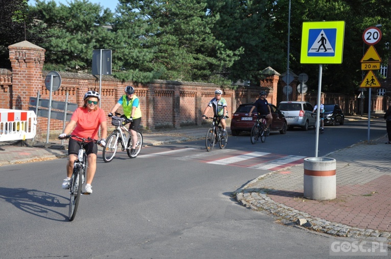 Przed nimi niemal 600 km
