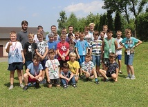 ▲	Grupa ministrantów biorąca udział w spotkaniu w Lipniku była o połowę mniejsza niż zwykle  – to 22 chłopców.