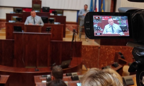 Katowice. Okrągły stół w sprawie szpitala w Rybniku. Dyrektor Ewa Fica: wołam SOS!