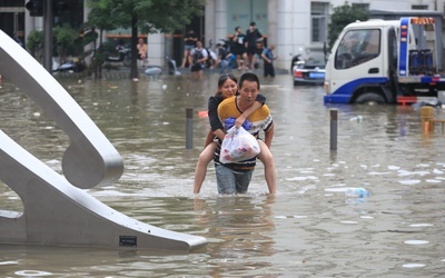 Chiny: Tragedia w zalanym metrze