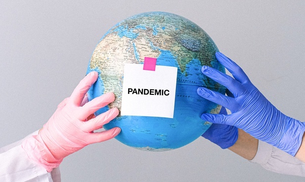 Badanie: Ludzie obojętnieją na informacje związane z COVID