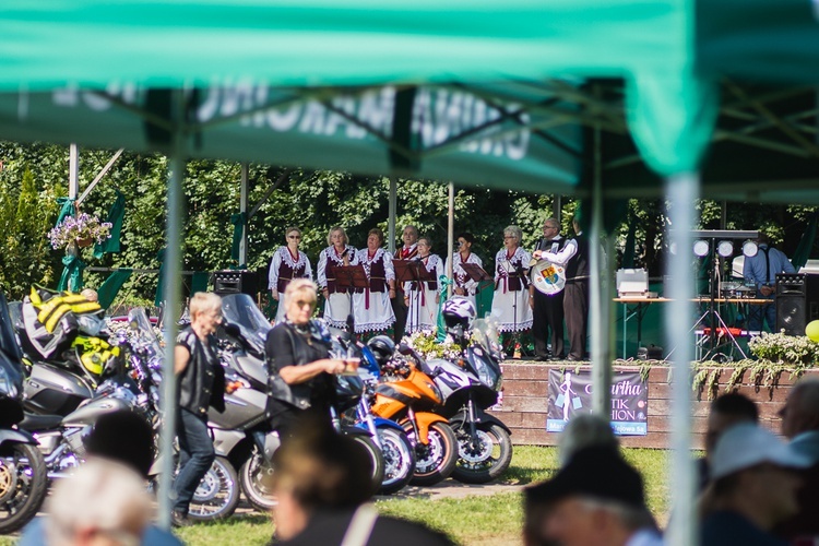 Parada motocyklowa i poświęcenie pojazdów w Marcinowicach