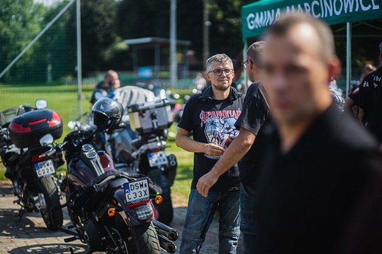 Parada motocyklowa i poświęcenie pojazdów w Marcinowicach