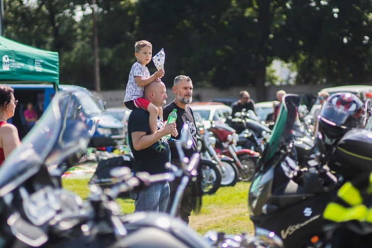 Parada motocyklowa i poświęcenie pojazdów w Marcinowicach