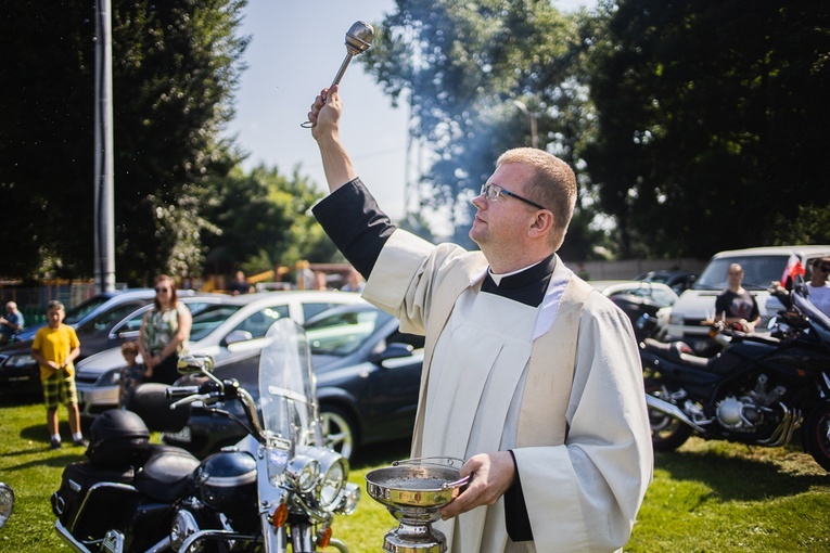 Parada motocyklowa i poświęcenie pojazdów w Marcinowicach
