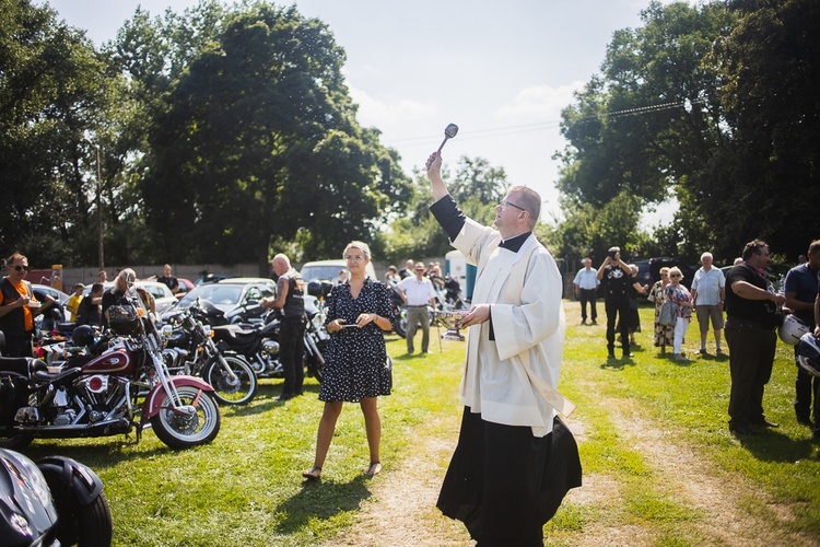 Parada motocyklowa i poświęcenie pojazdów w Marcinowicach