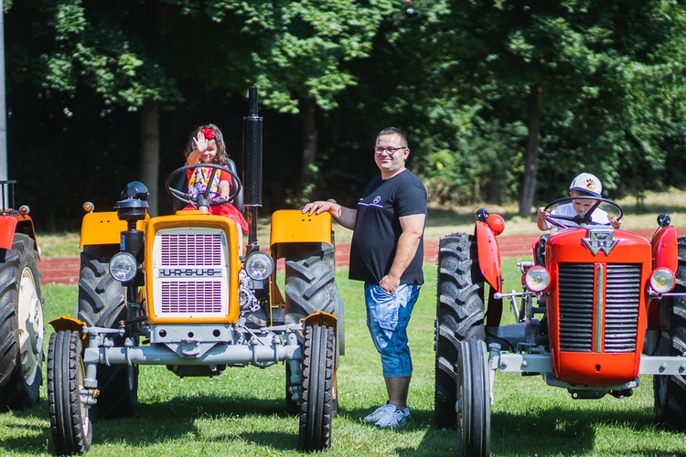 Parada motocyklowa i poświęcenie pojazdów w Marcinowicach