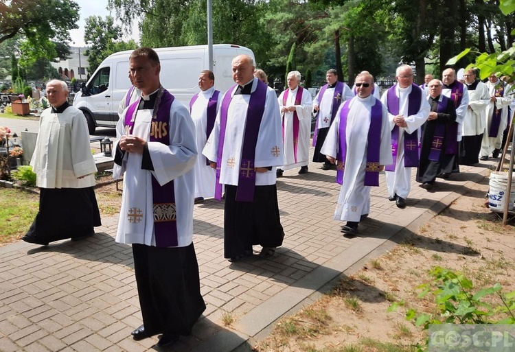 Pogrzeb ks. Jana Wnuka-Lipińskiego