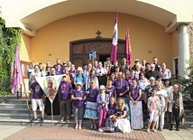 „Piąteczka” od lat startuje spod kościoła pw. św. Jadwigi Śląskiej, która jest patronką grupy.