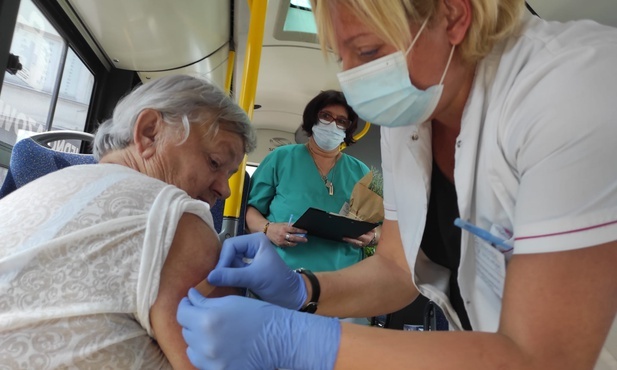 Sosnowiec. Autobus ze szczepionką Johnson&Johnson odwiedza dzielnice miasta