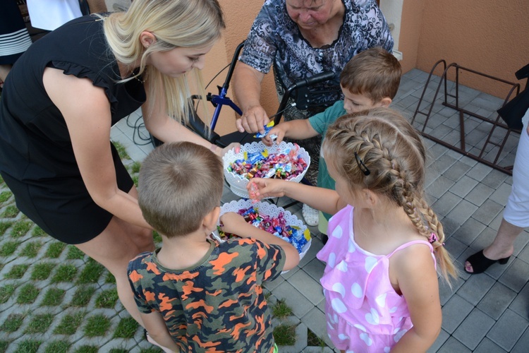 Gorzów Śląski. Poświęcenie busa dla seniorów