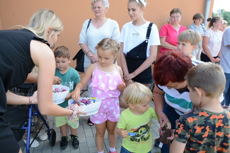 Gorzów Śląski. Poświęcenie busa dla seniorów