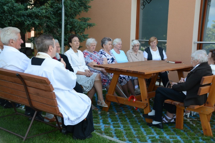 Gorzów Śląski. Poświęcenie busa dla seniorów