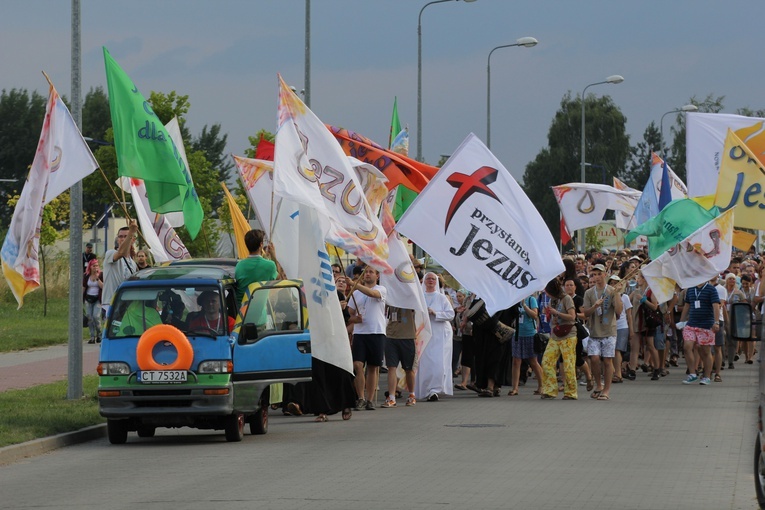 Towarzyszą w wędrówce wiary i niewiary