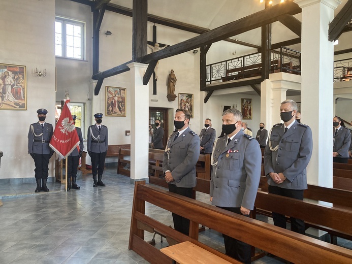 Przedstawiciele świdnickiej policji w czasie Mszy św.