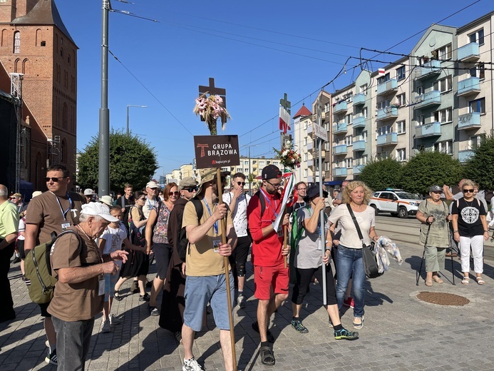 Pątnicy już w drodze na Jasną Górę