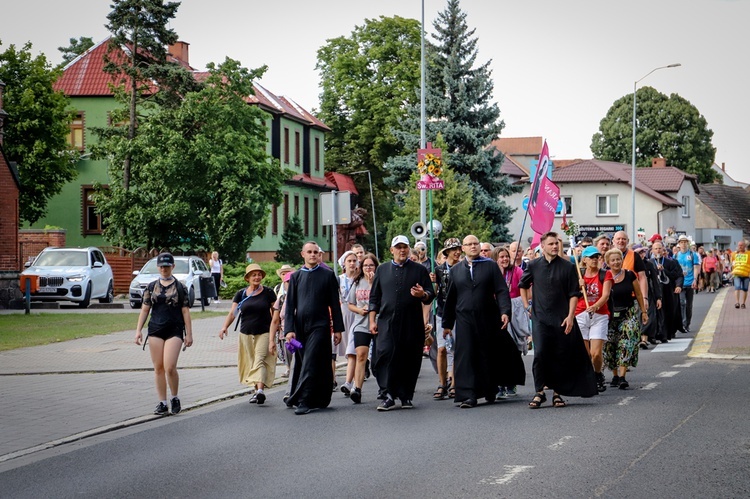 Kolejny dzień pielgrzymowania