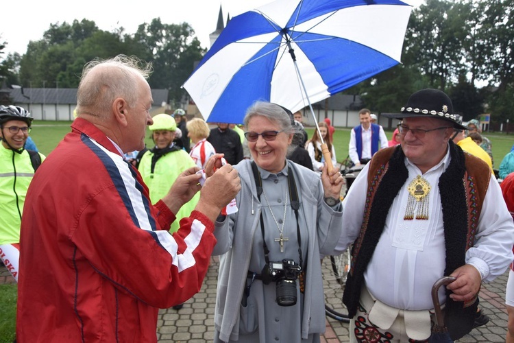 Rowerowa pielgrzymka z Giewontu na Hel 