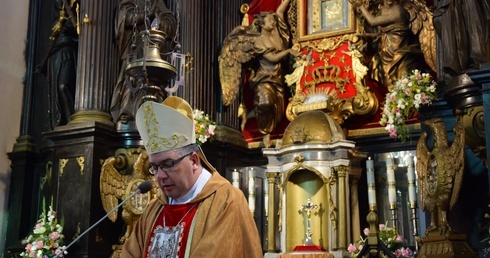 Mszy św. za ojczyznę przewodniczył bp Wojciech Osial.