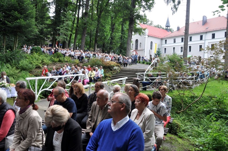 Słodka czy gorzka służba?