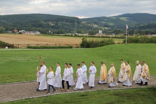 Stary Sącz. Obóz stypendystów Fundacji "Dzieło Nowego Tysiąclecia"