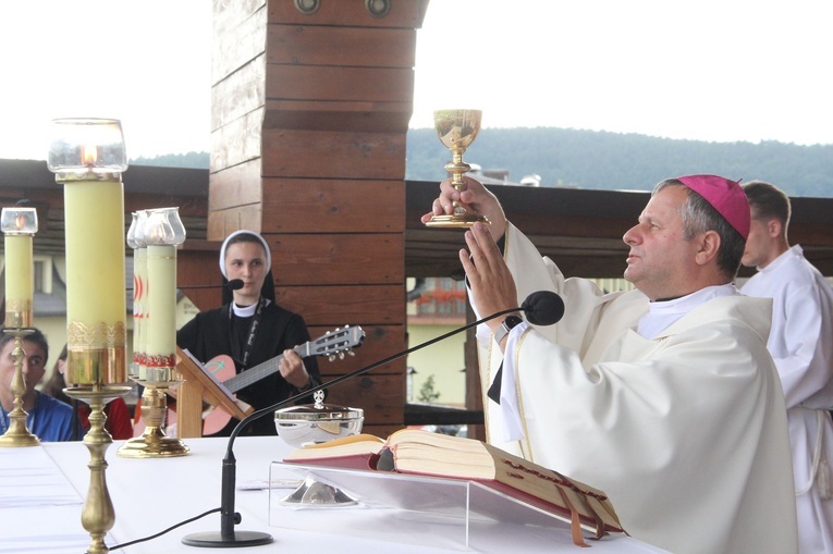 Stary Sącz. Obóz stypendystów Fundacji "Dzieło Nowego Tysiąclecia"