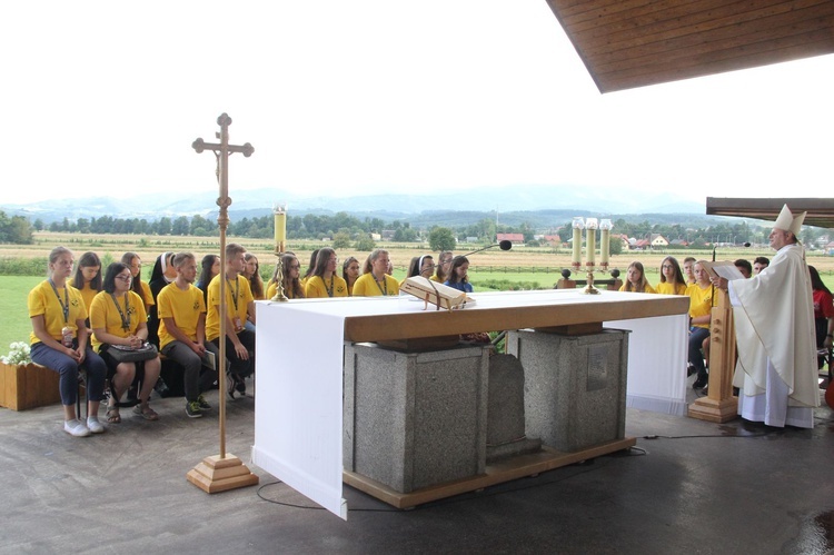 Stary Sącz. Obóz stypendystów Fundacji "Dzieło Nowego Tysiąclecia"