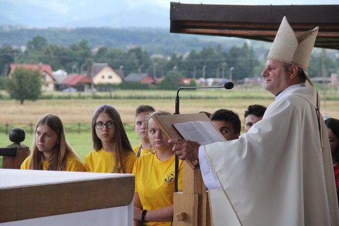 Stary Sącz. Obóz stypendystów Fundacji "Dzieło Nowego Tysiąclecia"