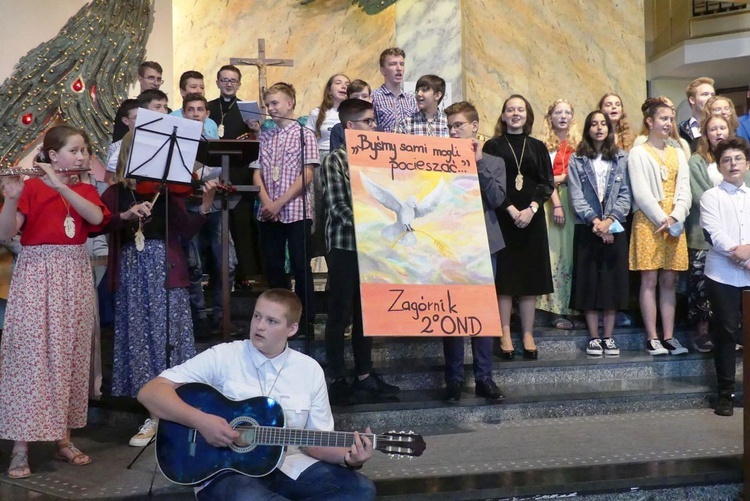 Dzień wspólnoty wakacyjnych oaz w kościele NSPJ w Bielsku-Białej - 2021