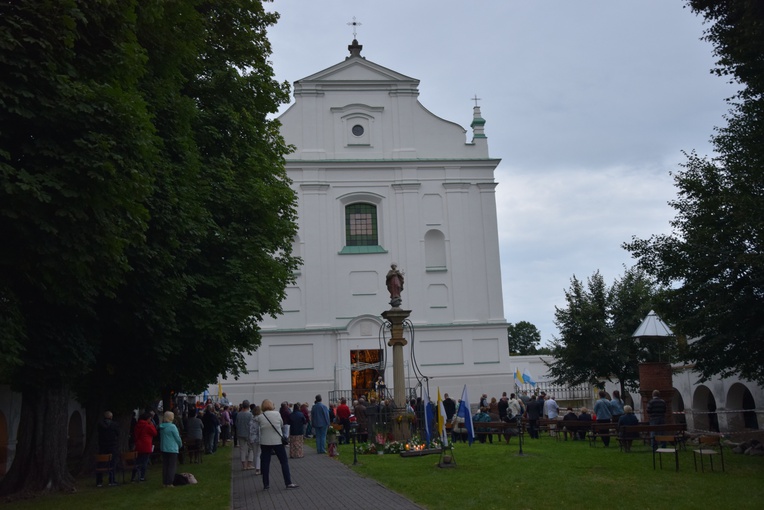 Pielgrzymi w Miedniewicach - 1 sierpnia 