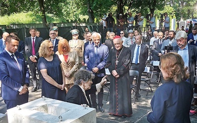 ◄	Znajdą się tu nazwiska ponad 100 tys. ofiar powstańczego zrywu.