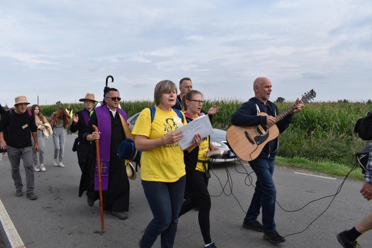 XVIII PPDŚ na Jasną Górę - dzień 2 - Ratajno-Jegłowa