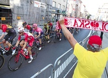 ▲	Trasy Tour de Pologne zwyczajowo przyciągają kibiców  – na zdjęciu sytuacja z ubiegłego roku, z ul. Kościuszki w Katowicach.