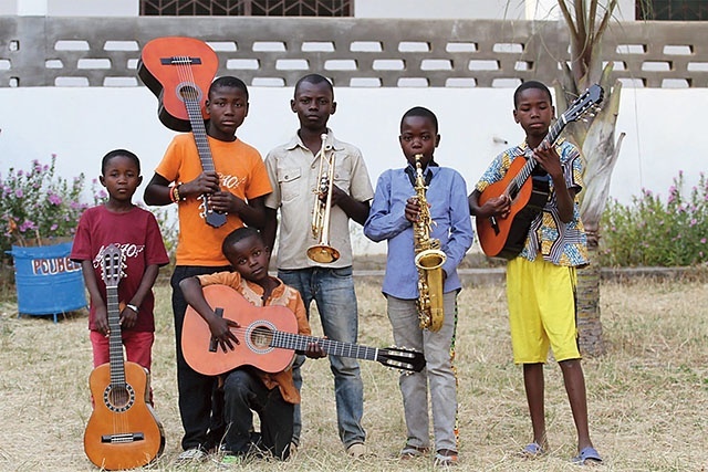 ▲	Uczniowie African Music School zainaugurują misję koncertem 23 sierpnia o 20.00 w Jaczowie.