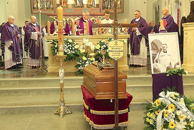 Mszy św. w koszalińskiej katedrze przewodniczył bp Edward Dajczak.