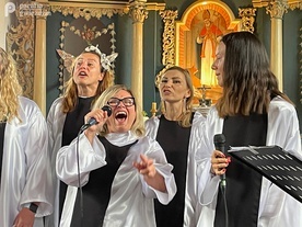 Radosne uwielbienie zamiast "dziękuję". Gospel w Gwieździnie 