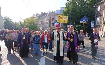 Pątników odprowadzali lubelscy biskupi.