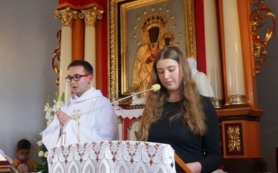 Słotwiński rodak, ks. Sławomir Pietrszko (L) świętował razem z parafianami odpust Porcjunkuli w tutejszej kaplicy Matki Bożej Anielskiej.