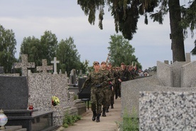 Uroczystości religijno-patriotyczne odbyły się w kościele parafialnym i na cmentarzu w Łopacinie.