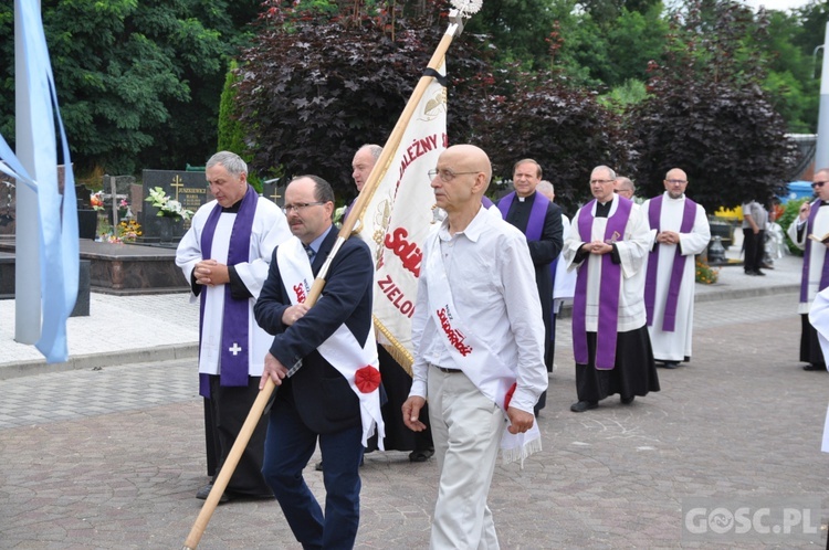 Zielona Góra: Pogrzeb ks. Henryka Nowika