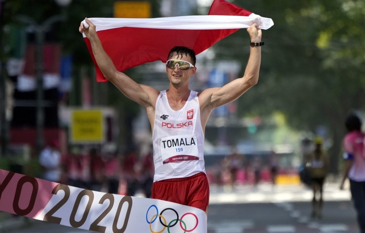 Wspaniałe wieści z Tokio! Dawid Tomala zdobył złoty medal w chodzie na 50 km