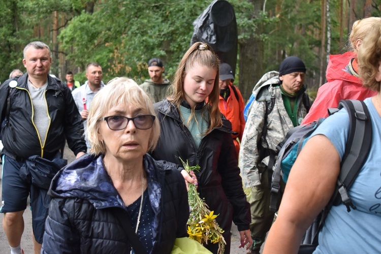 XVIII PPDŚ na Jasną Górę- dzień 5 - Popielów-Laskowice